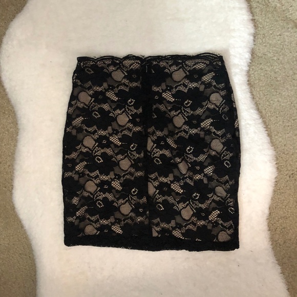 Superdown Mollie Lace Mini Skirt with Side Slit - Picture 7 of 7